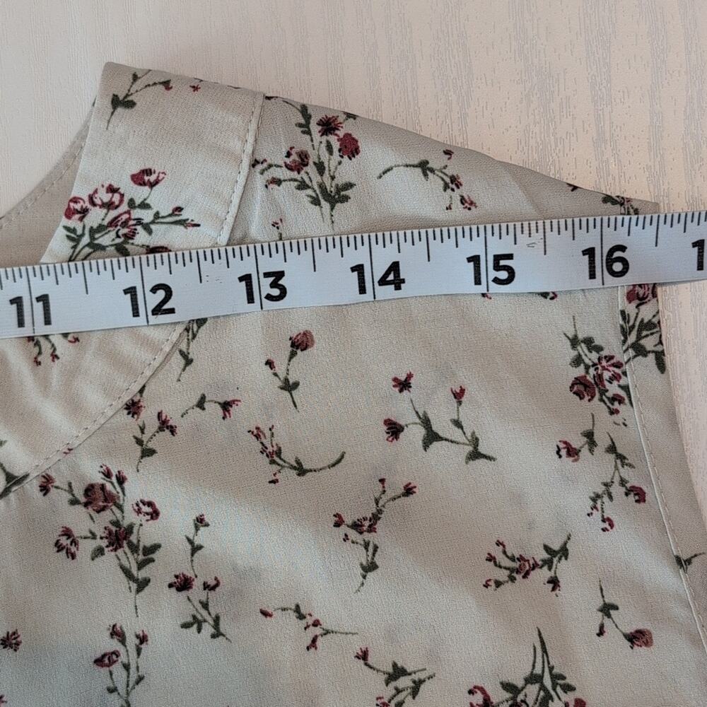 Shein Curve Plus 4XL Women’s Blouse White Floral Sleeveless V-Neck Button Front - Picture 5 of 12
